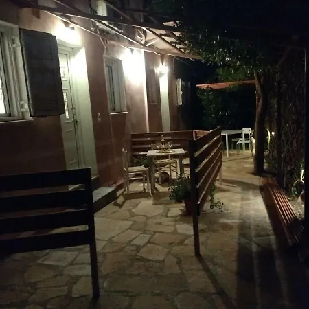 Ligustro Apartment *